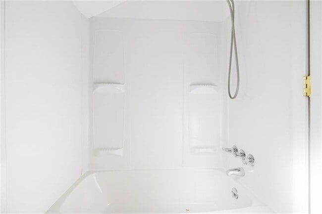 Building Photo - 5406 Verona Rd