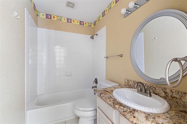 Building Photo - 2116 Houlton Ln