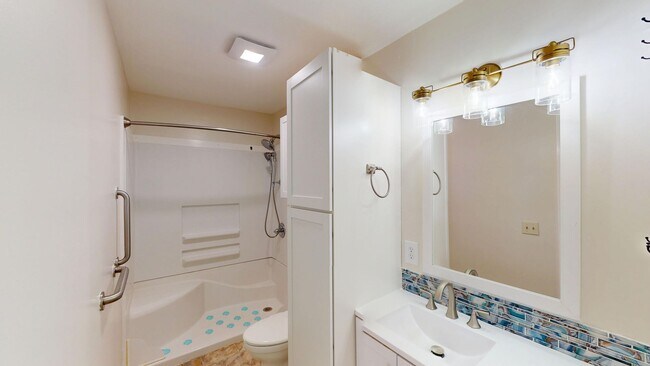 Building Photo - Spacious 3 Bedroom Home in Ashland City!