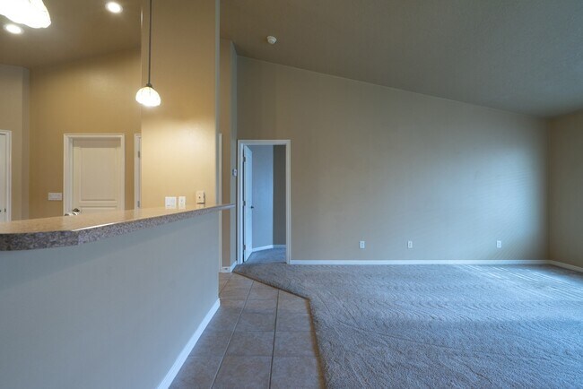Building Photo - Dog Friendly 3 Bedroom Home In Painted Desert