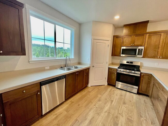 Building Photo - 17054 SW Lemongrass Ln
