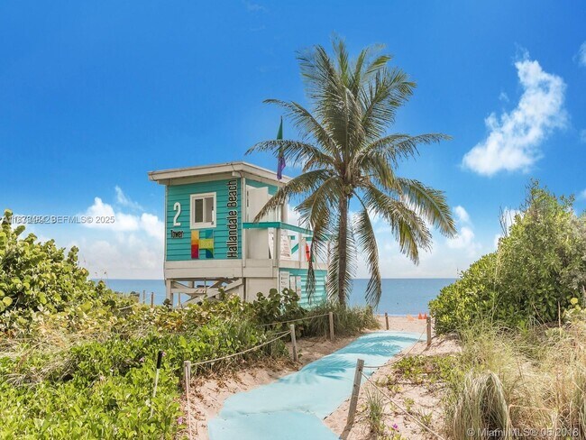 Building Photo - 1830 S Ocean Dr