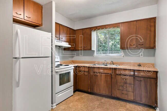 Building Photo - 3811 Carpenter Dr