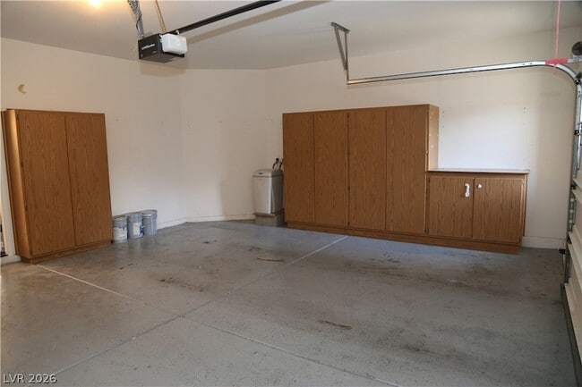 Building Photo - 10642 Cave Ridge St