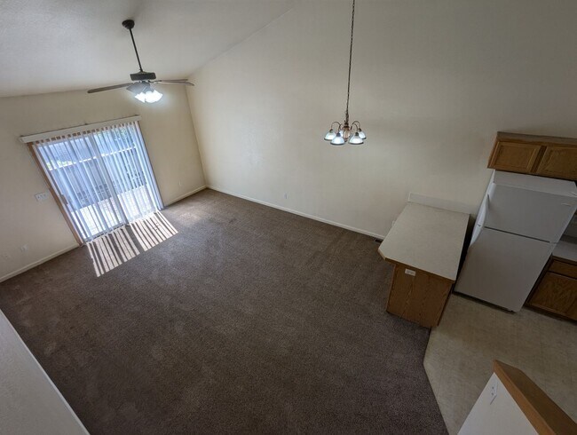 Building Photo - AWESOME 3-BDRM, 3-BATH, 4-LEVEL HOME AVAILABLE FOR IMMEDIATE OCCUPANCY IN