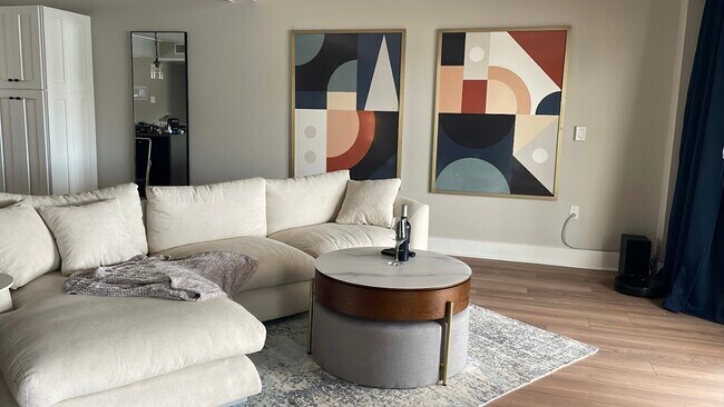 Building Photo - 240 Windward Passage