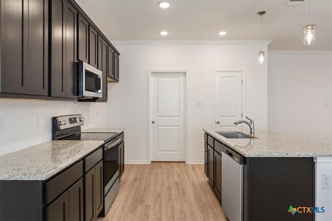 Building Photo - 8615 Chena Rdg Dr