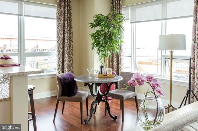 Building Photo - 235 N Christopher Columbus Blvd