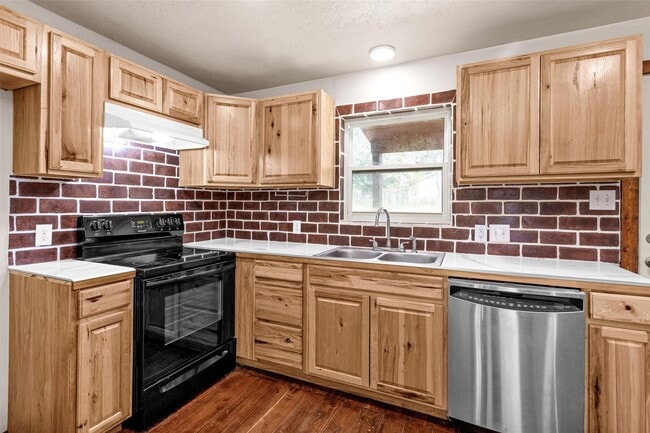 Building Photo - 10441 Royal Adrian Dr