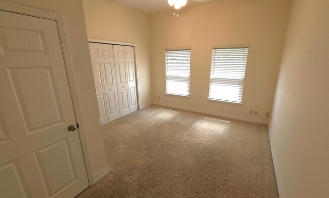 Building Photo - 1510 SW 25th Pl