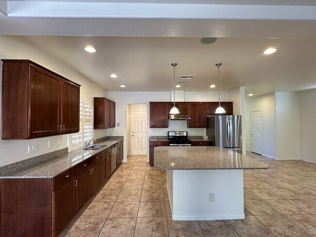 Building Photo - WOODBRIDGE AT PINNACLE PEAKS