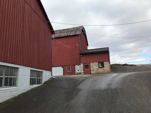 Building Photo - 155 King Rd