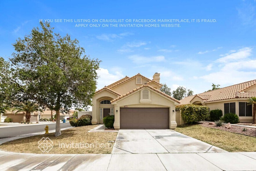 Primary Photo - 1400 Desert Hills Dr