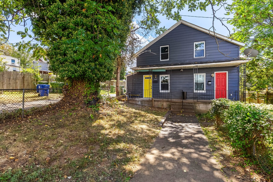 Primary Photo - 1101 W 38th St