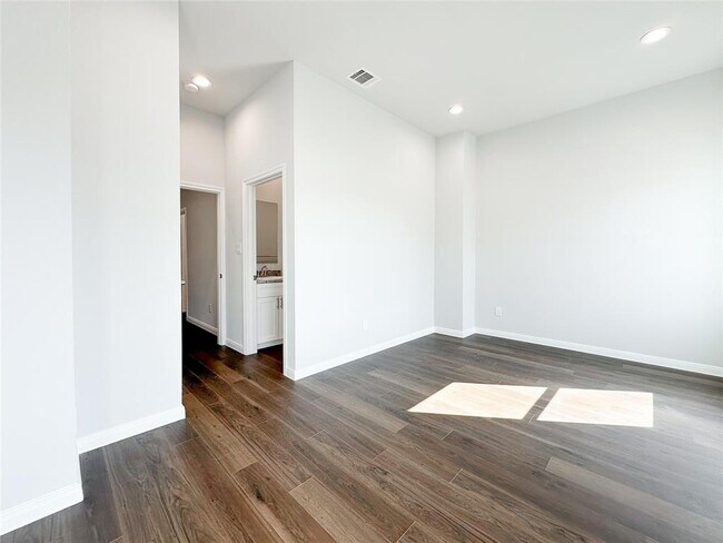 Building Photo - 18813 Luminescent Ln