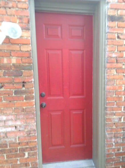 front door - 1016 S Charles St