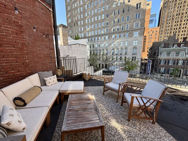 Building Photo - 1725 Spruce St