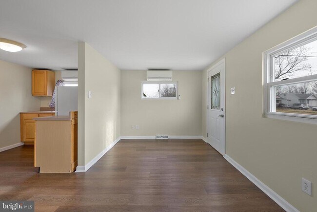 Building Photo - 244 Pomona Ave