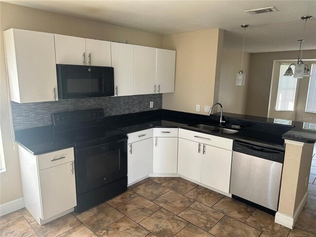 Building Photo - 180 Coralwood Cir