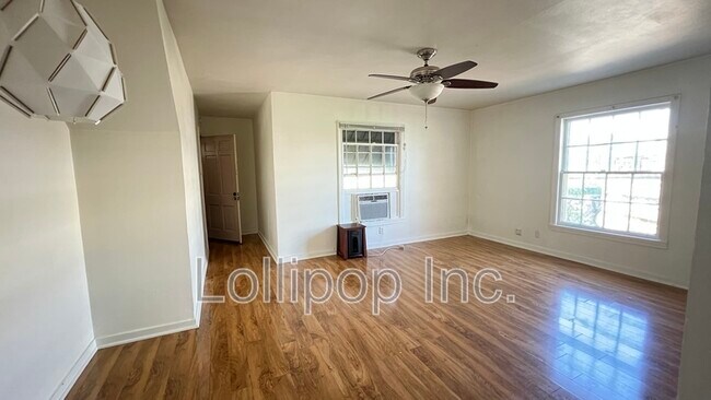 Building Photo - 3821 Woodleigh St