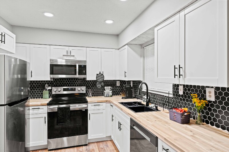 Building Photo - 10951 Naples Ct N