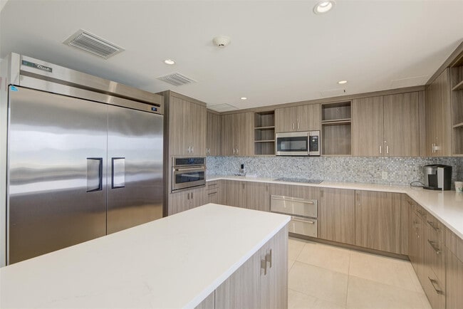 Building Photo - 4600 S Ocean Blvd