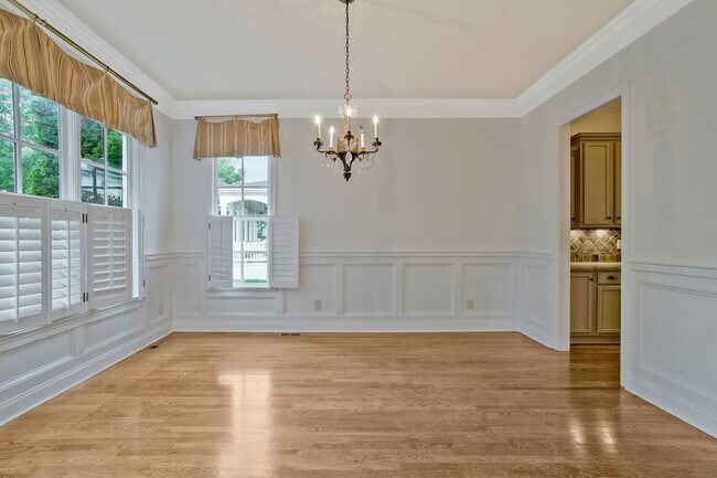 Building Photo - Stunning 4BE/3.5BA home in the very desirable neighborhood, Westhaven!
