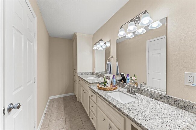 Building Photo - 17106 Telegraph Creek Dr