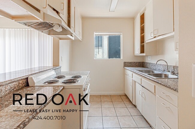 Building Photo - 8401 Cedros Ave