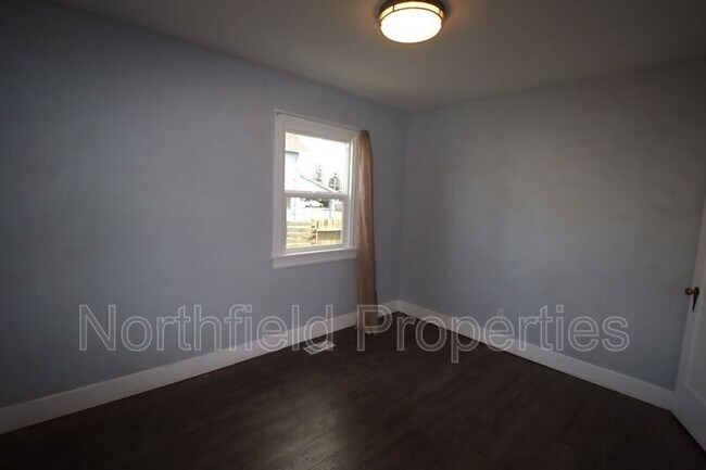 Building Photo - 1905 4th Street