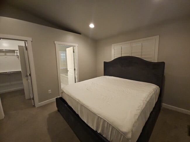 Building Photo - Charming East Provo Home with Scenic Views...