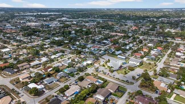 Building Photo - 268 SE 8th Ave