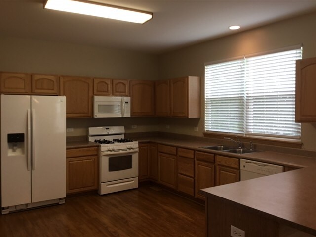 Building Photo - 2302 High Ridge Ln