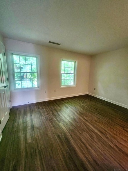 Building Photo - 49 Fairgate Dr