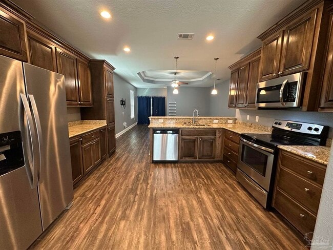 Building Photo - 841 Oak Aly