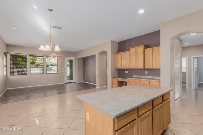 Building Photo - 14440 W Redfield Rd