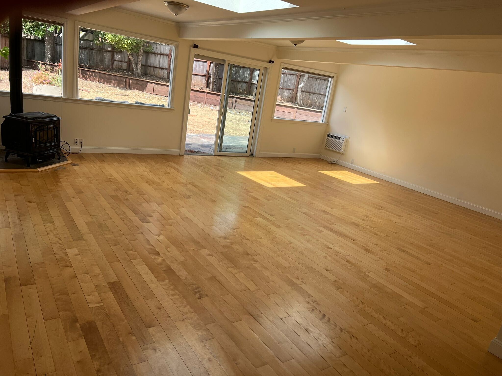 Building Photo - 6 Mount Hood Ct