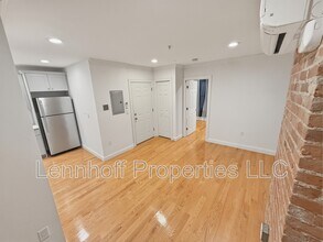 Building Photo - 14 Pompeii St
