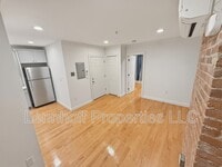 Building Photo - 14 Pompeii St