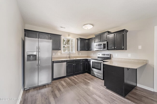 Building Photo - 208 Quarter Horse Ln