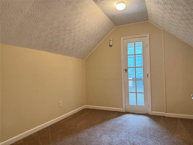 Building Photo - 5736 Lakeside Dr