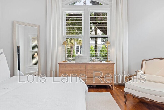 Building Photo - 35 Montagu St