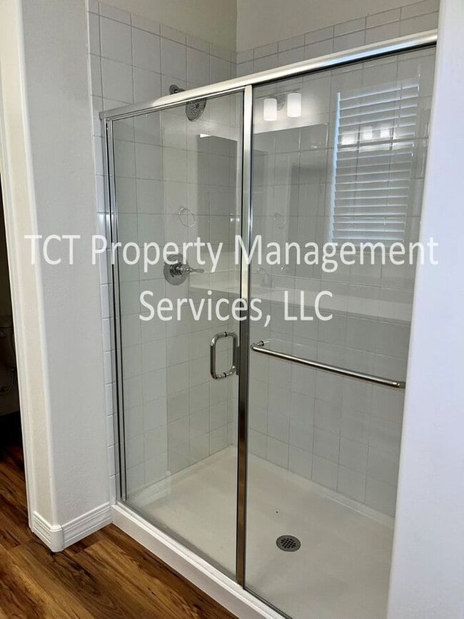 Building Photo - Beautiful Brand New Home In Gilbert Lake Community!