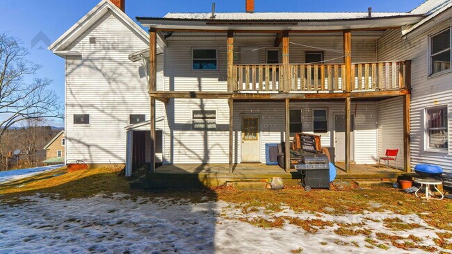 Building Photo - 11 Pleasant St