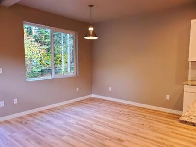 Building Photo - 3 Bedroom 2.5 Bath in Tumwater