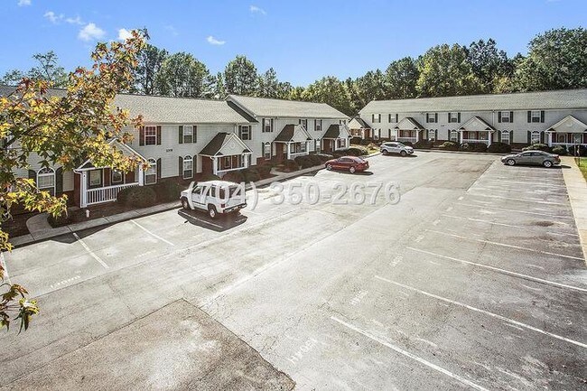 Building Photo - Beautiful townhouse 2 bed 1.5 bath in Monroe