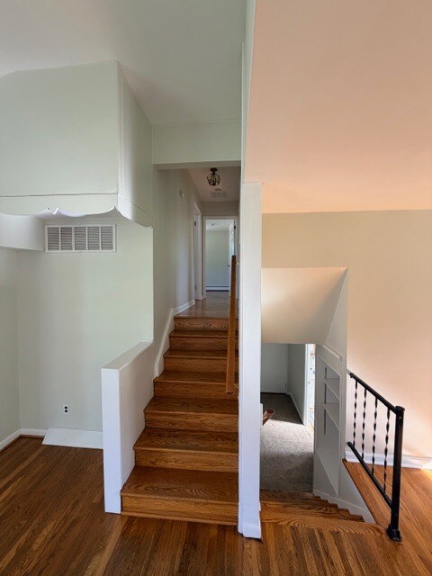 Building Photo - 2404 Mccawber Dr