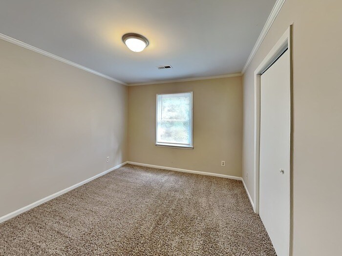 Building Photo - 2818 Dellinger Dr