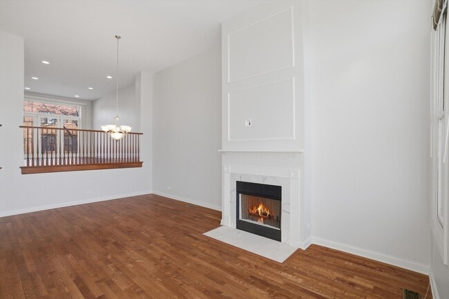 Building Photo - 1891 Admiral Ct