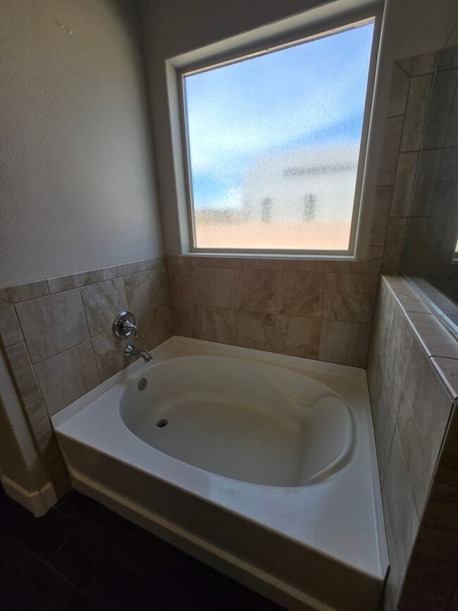 Building Photo - COMING SOON! Beautiful 4 bed, 3.5 bath in ...